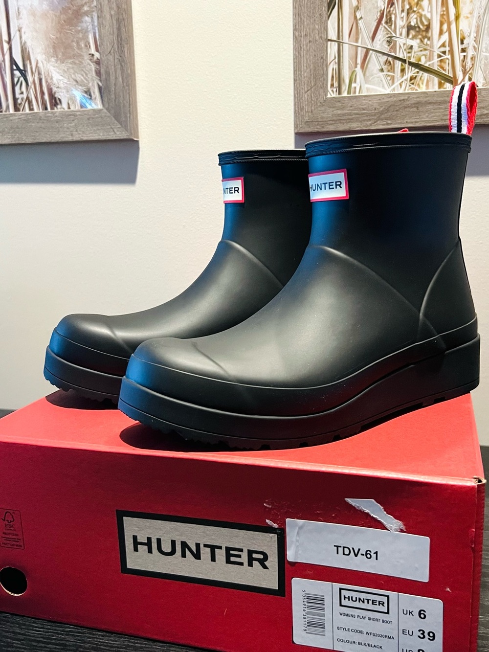 Hunter ☔️ Matte Black Short Ankle Rain Boots - Picture 3 of 13